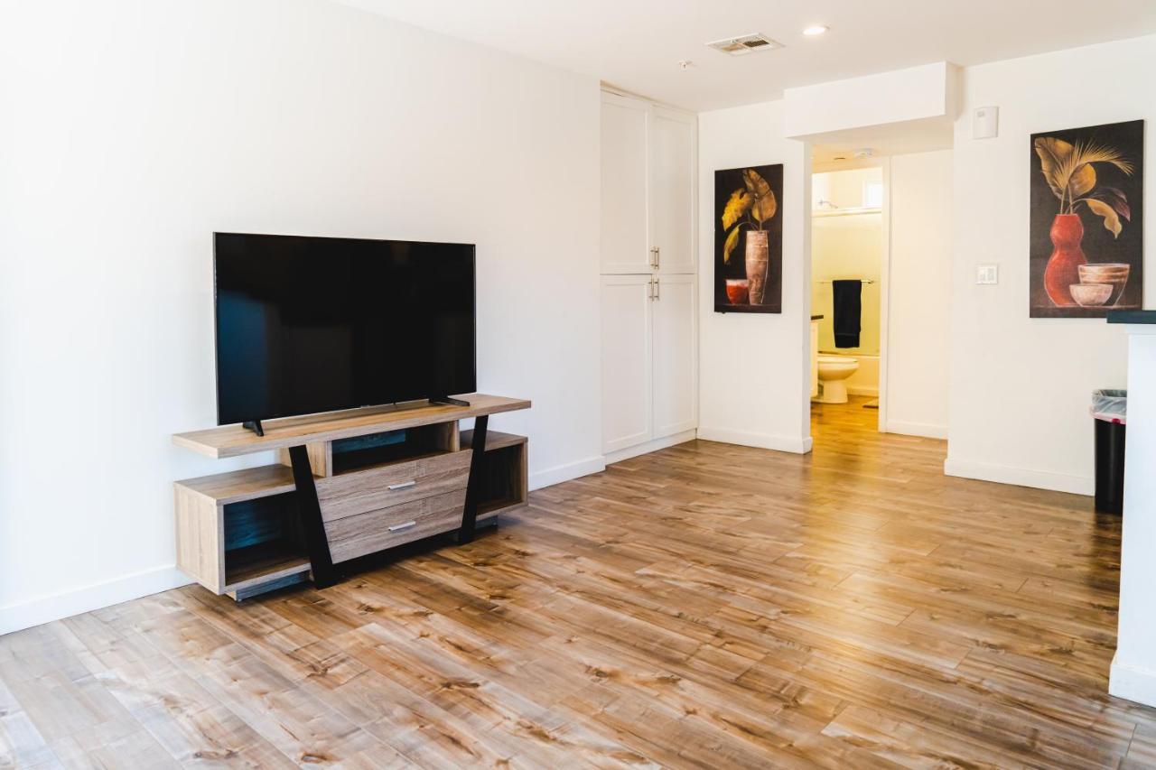 Modern Remodeled 1-Bedroom Close To Hollywood Walk Of Fame With Parking Los Angeles Exterior photo